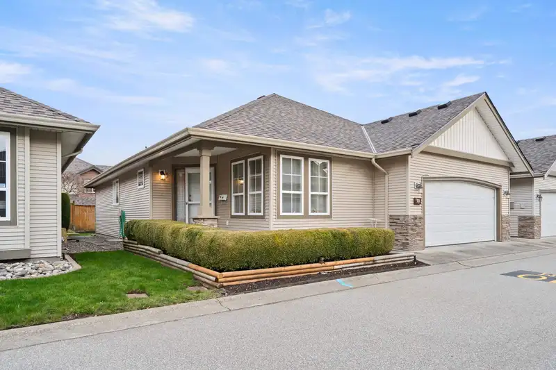13 45819 STEVENSON ROAD - photo 3 of 40