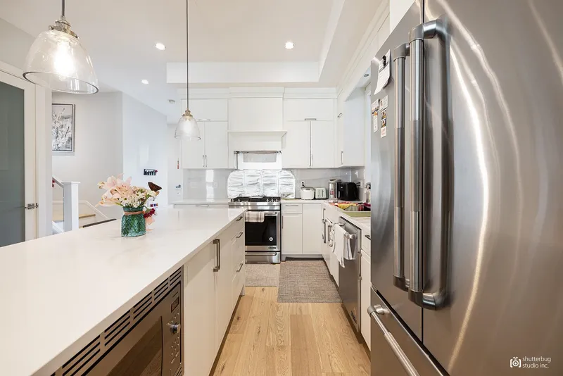 16475 21A AVENUE - photo 4 of 18