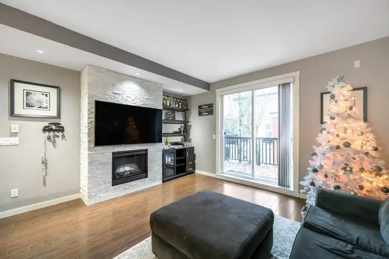 38 18983 72A AVENUE - photo 4 of 38