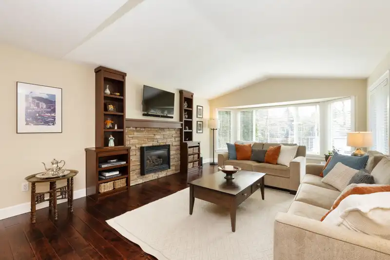 20885 124TH AVENUE - photo 3 of 31