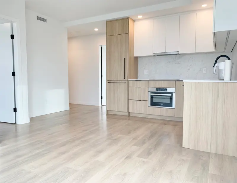 1511 13685 102 AVENUE - photo 1 of 25