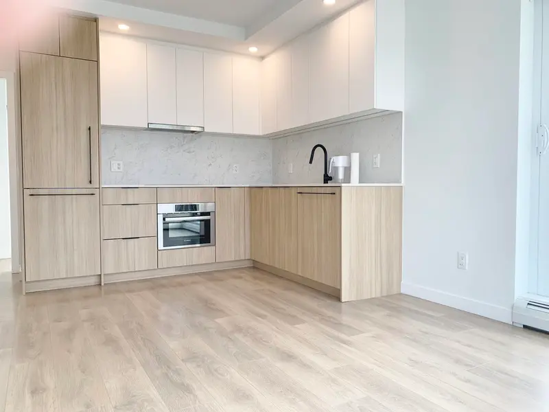 1511 13685 102 AVENUE - photo 2 of 25