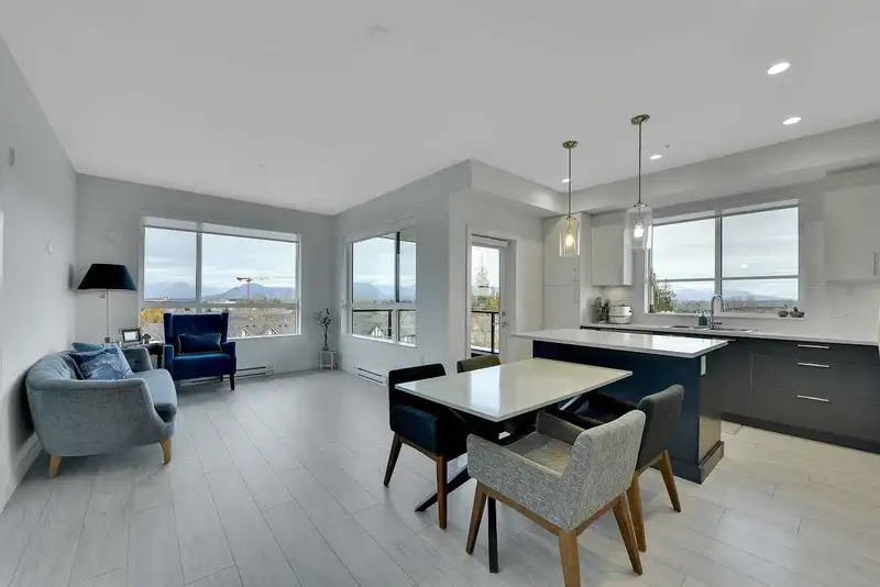 B516 20834 80 AVENUE - photo 1 of 37