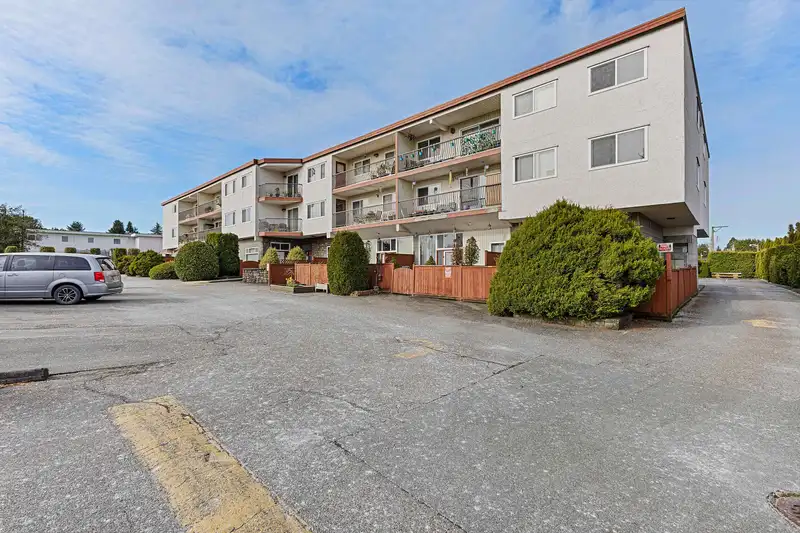 205 3043 270 STREET - photo 3 of 26