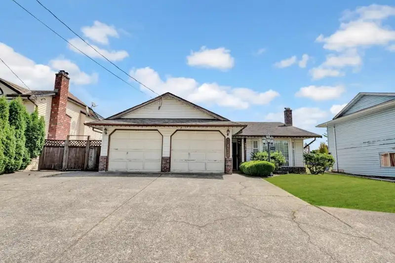 3452 CLEARBROOK ROAD - photo 2 of 30
