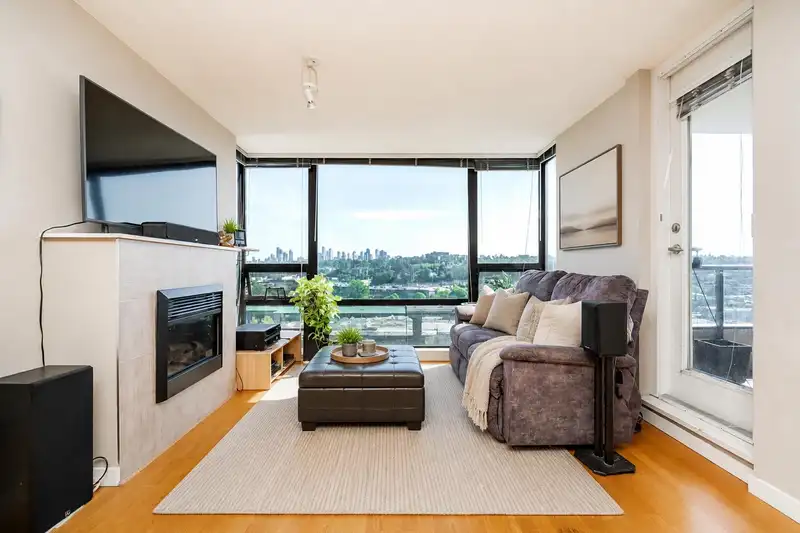 1504 4178 DAWSON STREET - photo 2 of 38
