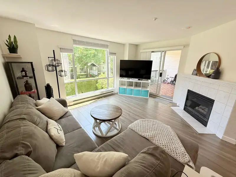 210 19122 122 AVENUE - photo 2 of 21