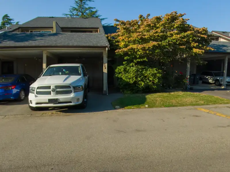 702 9270 122 STREET - photo 1 of 18