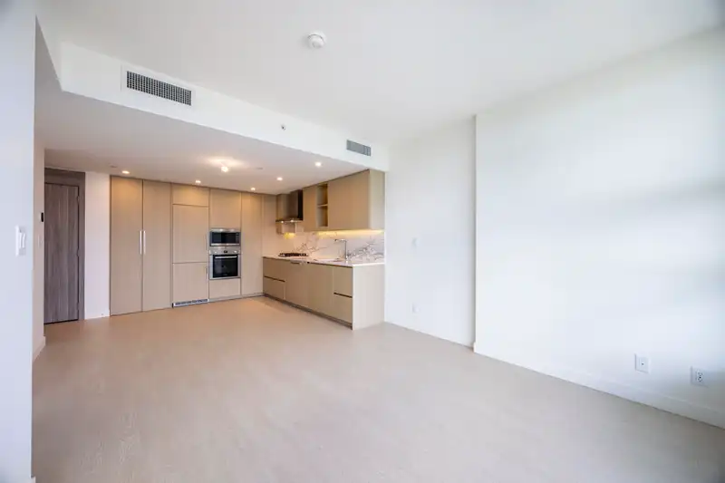 2101 13768 100TH AVENUE - photo 4 of 40