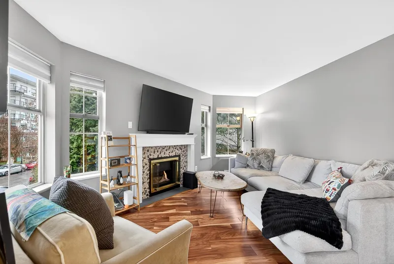 201 10720 138 STREET - photo 3 of 25