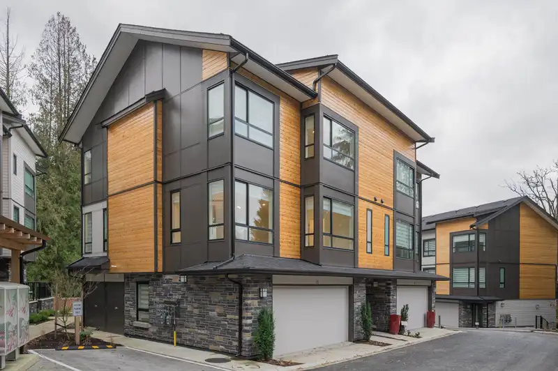 10 20559 86 AVENUE - photo 1 of 36