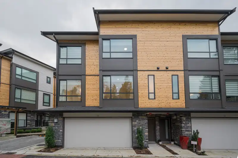 10 20559 86 AVENUE - photo 3 of 36