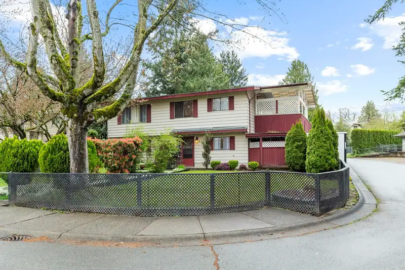 6206 SUNDANCE DRIVE - photo 1 of 37
