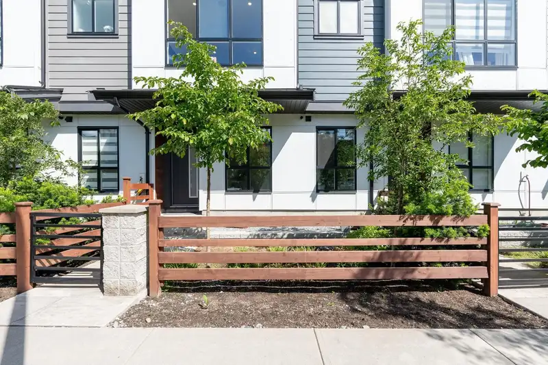 43 7177 194A STREET - photo 4 of 32