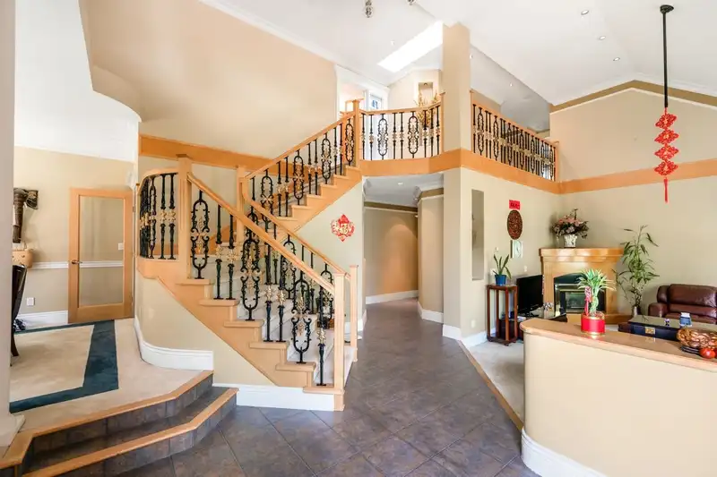 6561 MCKENZIE DRIVE - photo 2 of 39