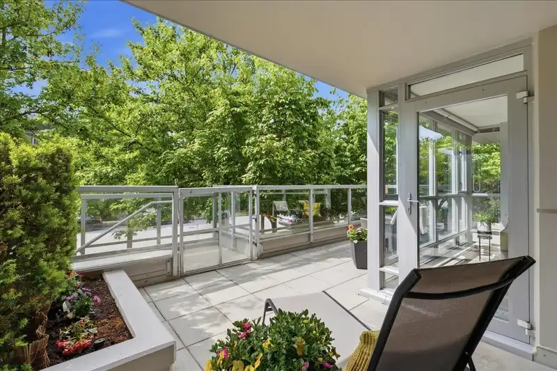 126 9373 HEMLOCK DRIVE - photo 4 of 24