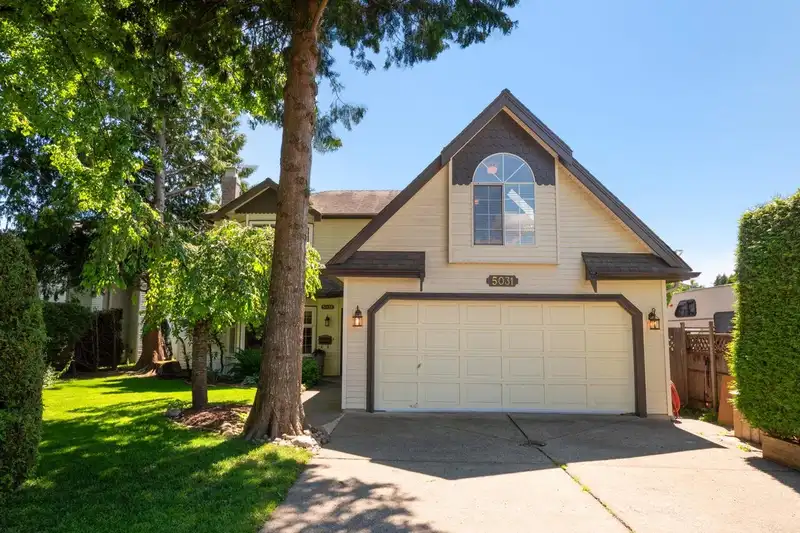 5031 LINDEN DRIVE - photo 2 of 40