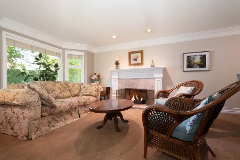 5031 LINDEN DRIVE - photo 3 of 40
