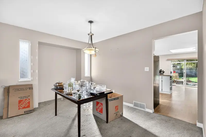 21980 126 AVENUE - photo 4 of 25