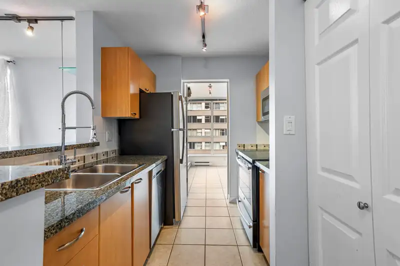 1506 1420 W GEORGIA STREET - photo 4 of 26