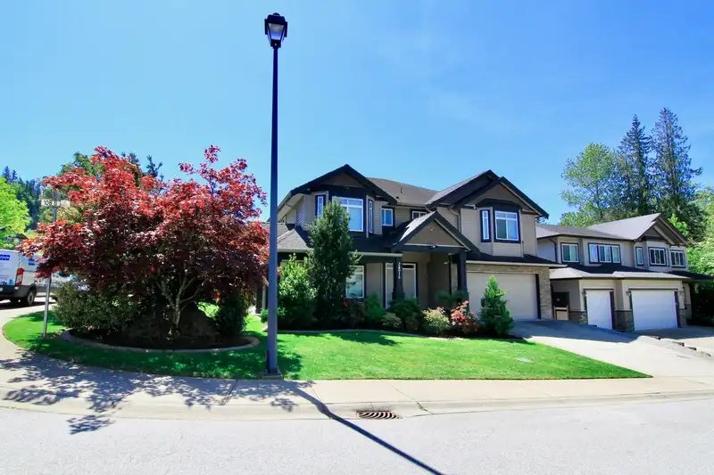24916 108B AVENUE - photo 1 of 40