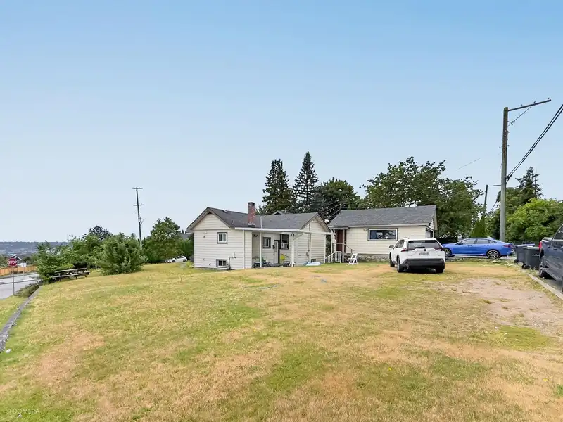 319 E EIGHTH AVENUE - photo 3 of 8
