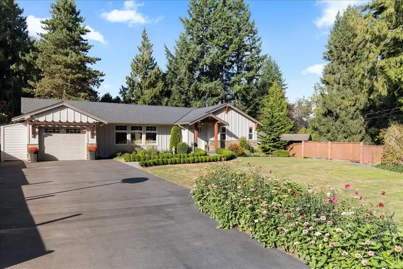 20181 48 AVENUE - photo 3 of 40