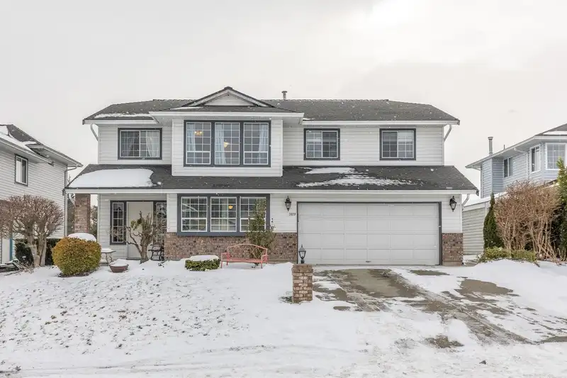 3029 CASSIAR AVENUE - photo 1 of 40