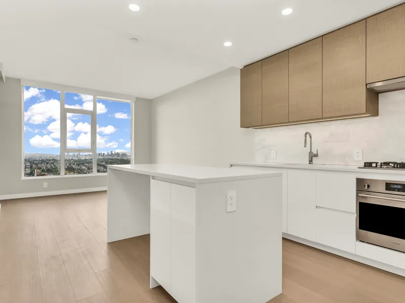 4709 2186 GILMORE AVENUE - photo 4 of 25