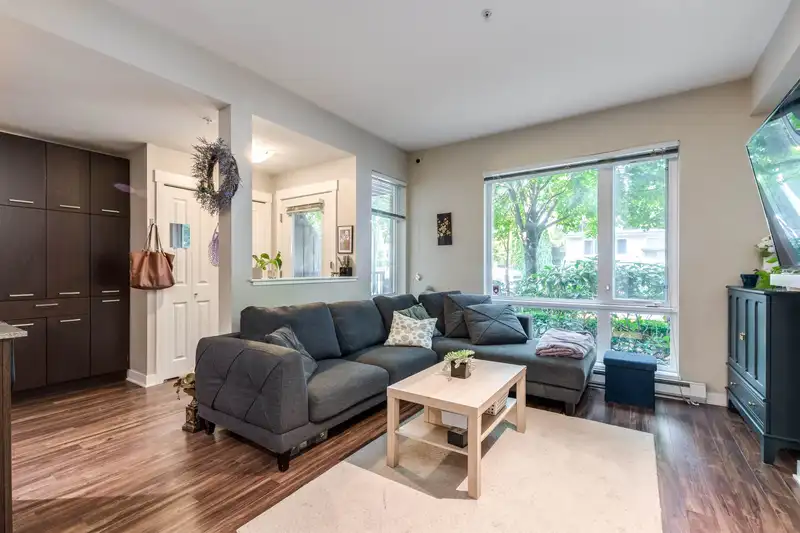 128 13321 102A AVENUE - photo 2 of 20