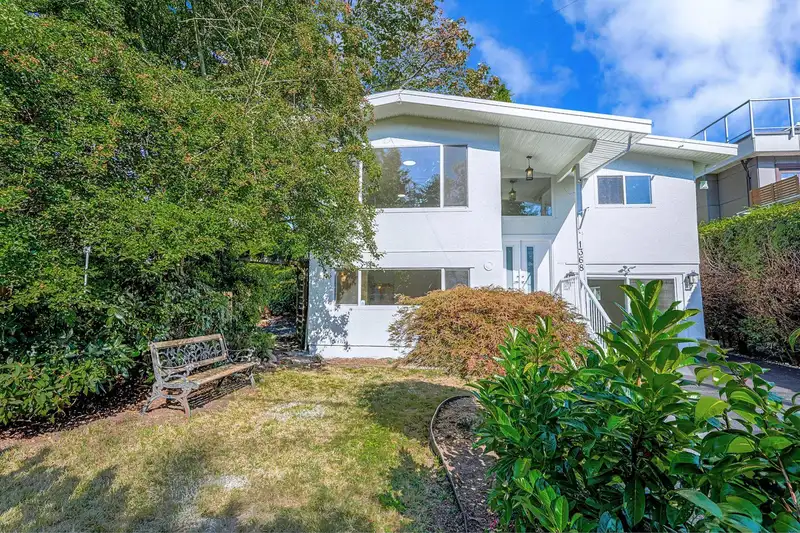 1368 129A STREET - photo 4 of 22