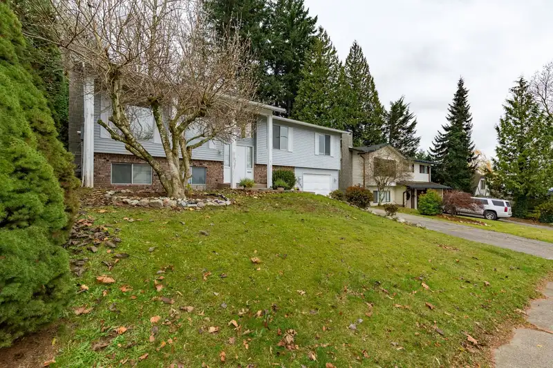 35084 MCKEE ROAD - photo 3 of 36