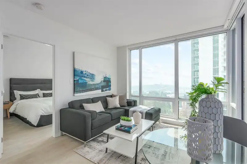 1804 680 SEYLYNN CRESCENT - photo 1 of 25