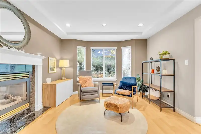 4213 CAMBRIDGE STREET - photo 2 of 35