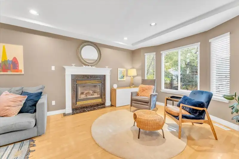 4213 CAMBRIDGE STREET - photo 3 of 35