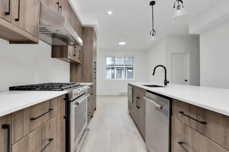 12 789 OTA AVENUE - photo 4 of 20