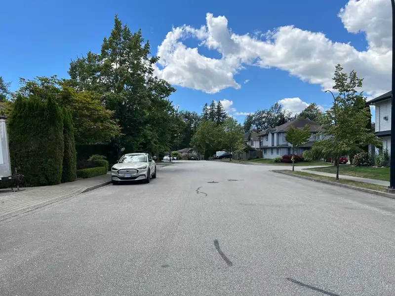 23776 110 AVENUE - photo 1 of 8