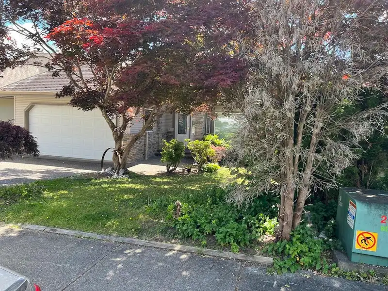 23776 110 AVENUE - photo 2 of 8