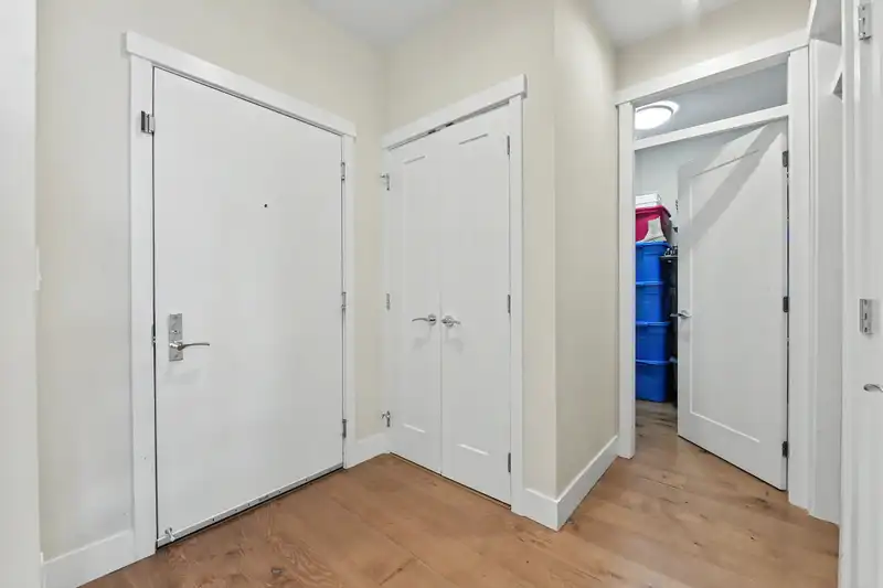 516 14855 THRIFT AVENUE - photo 3 of 31