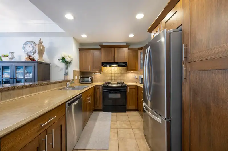 201 1787 154 STREET - photo 2 of 6