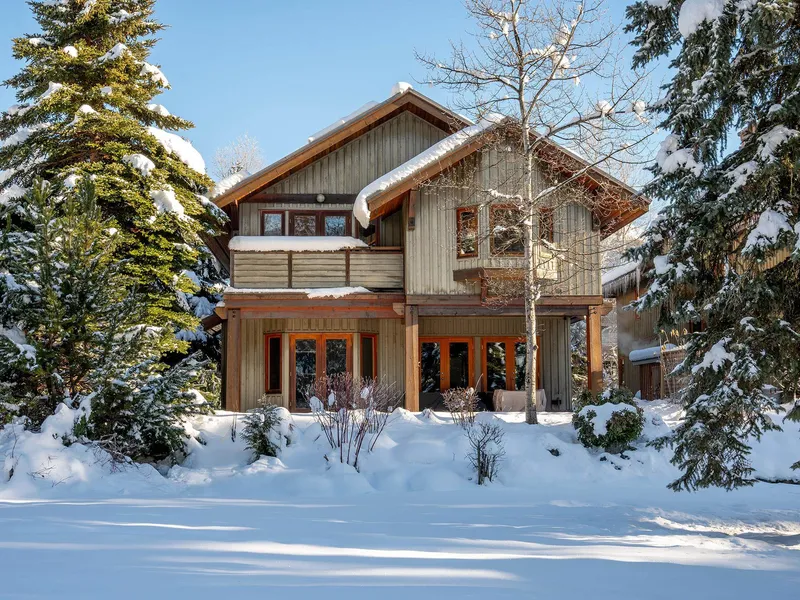 8107 MUIRFIELD CRESCENT - photo 2 of 25