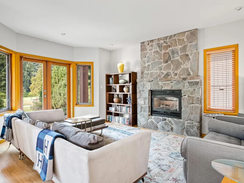 8107 MUIRFIELD CRESCENT - photo 4 of 25