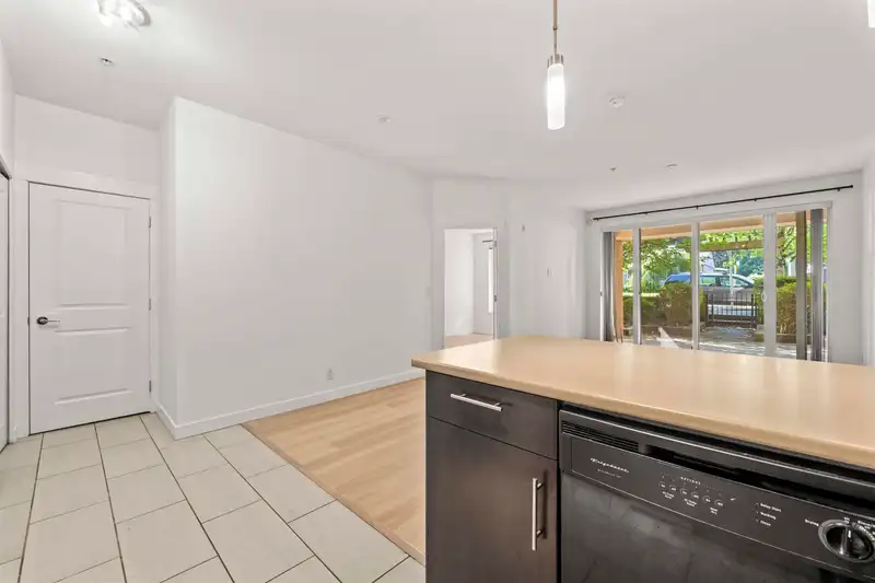 111 33545 RAINBOW AVENUE - photo 4 of 32
