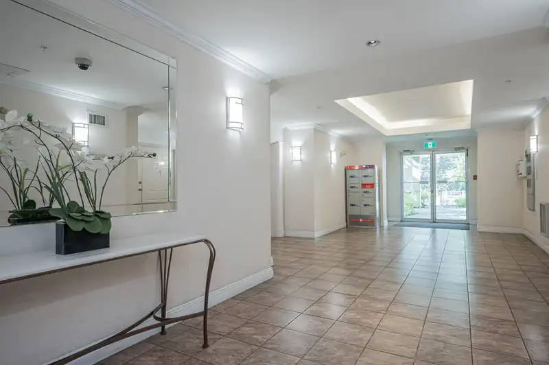 127 15268 105 AVENUE - photo 3 of 28