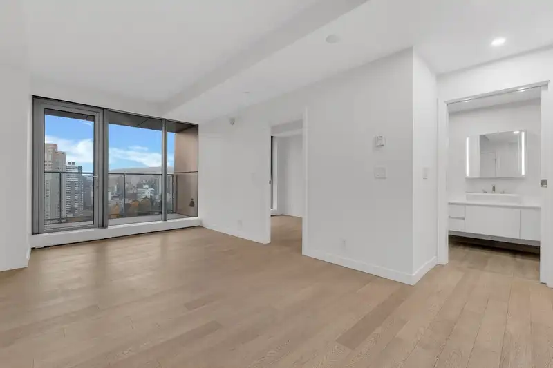 2106 1480 HOWE STREET - photo 2 of 20