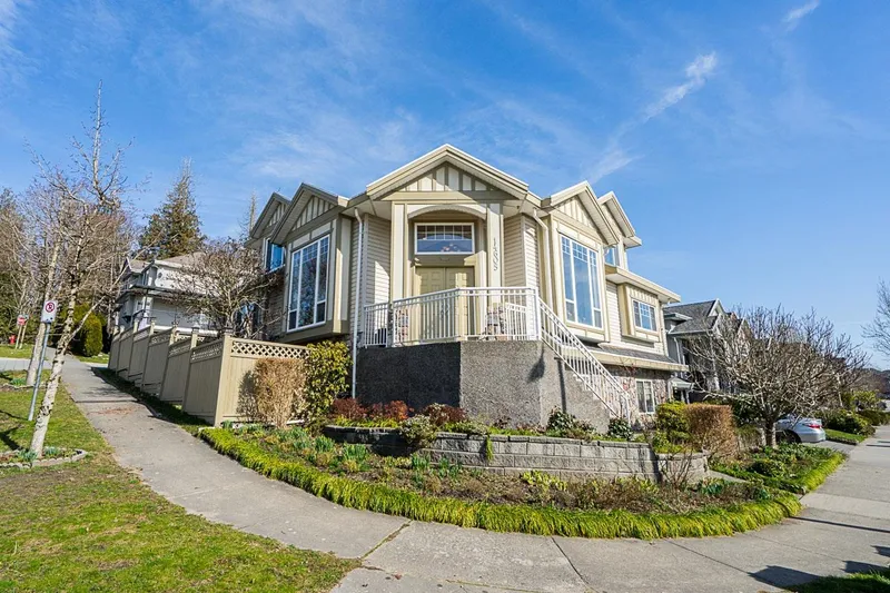 14605 67B AVENUE - photo 1 of 5