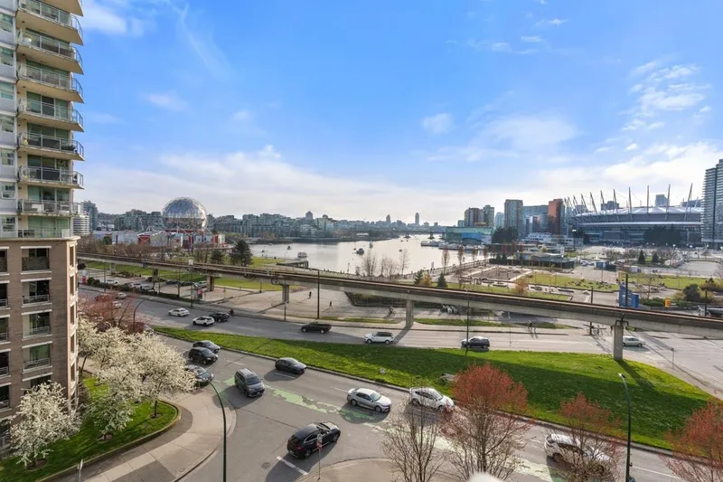 704 125 MILROSS AVENUE - photo 1 of 25