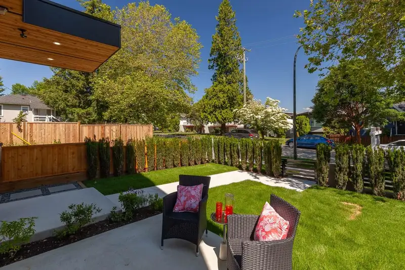 2232 E 27TH AVENUE - photo 4 of 38