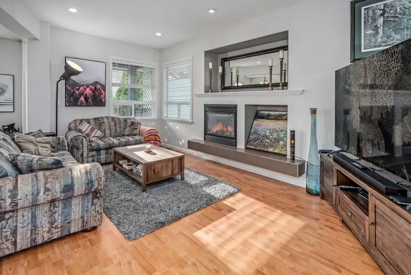 19141 68 AVENUE - photo 2 of 34