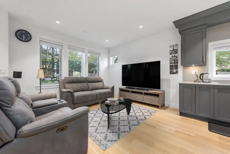 5702 WILLIAMS ROAD - photo 4 of 40
